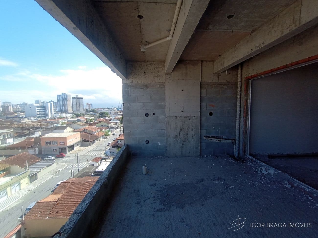 BELÍSSIMO APARTAMENTO, À 900M DO MAR E LAZER COMPLETO — foto 1