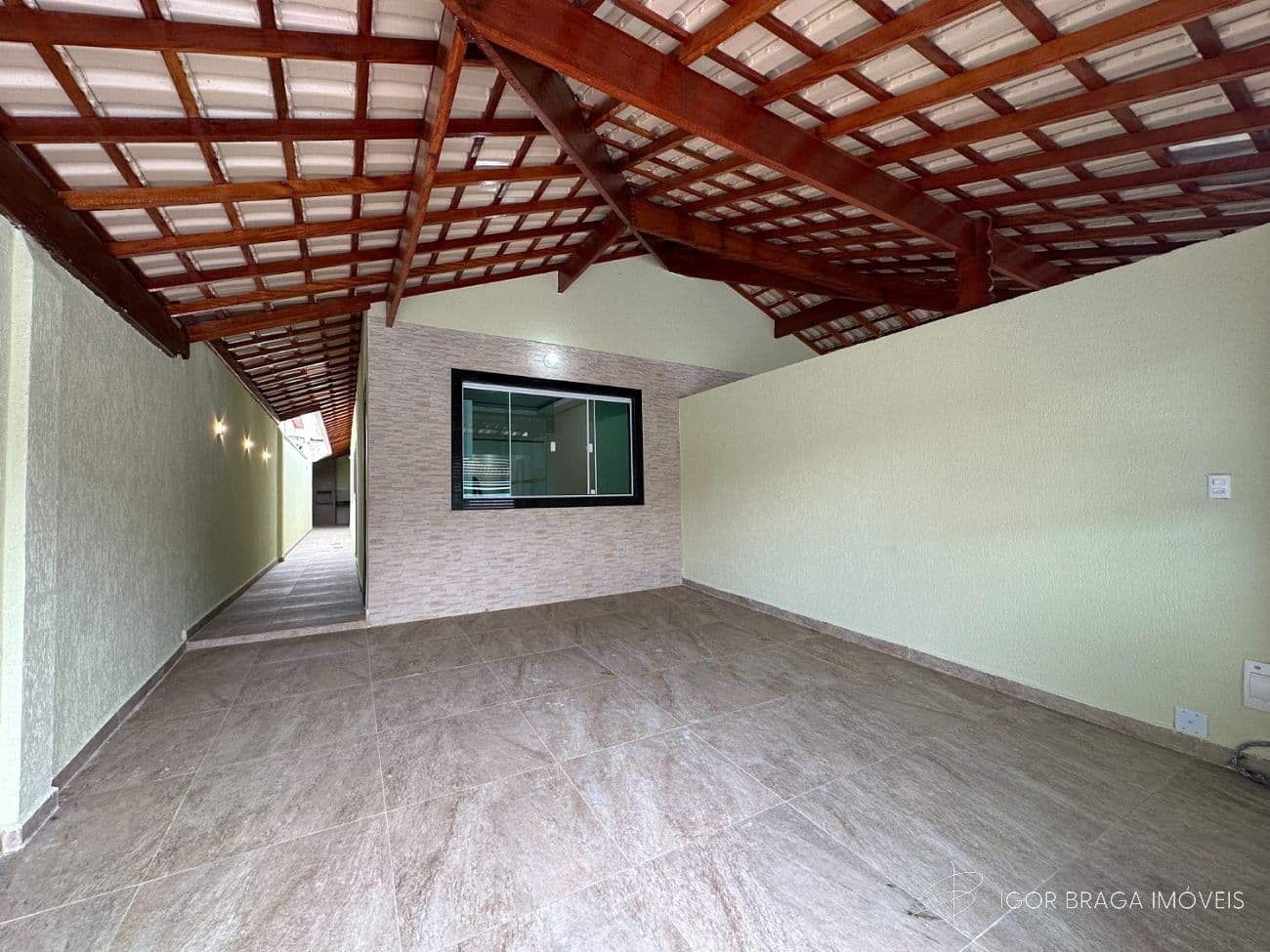 BELÍSSIMA CASA, AMPLA À 100M DO MAR — foto 1