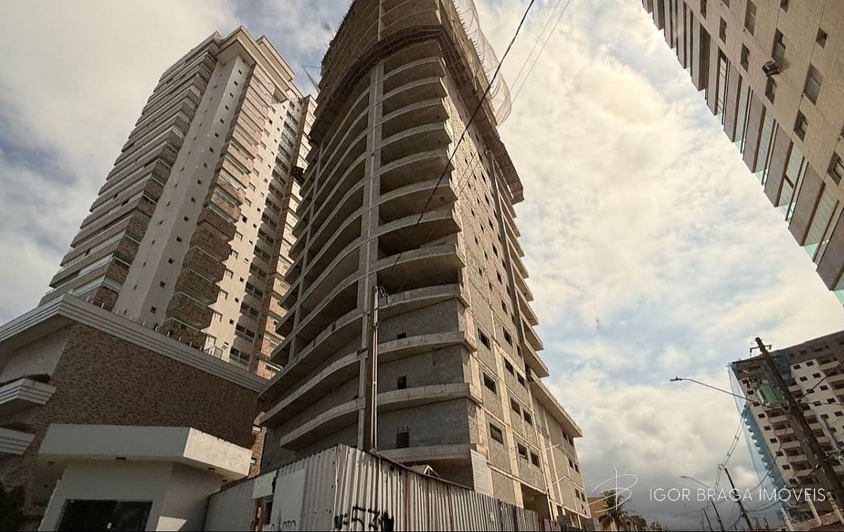 BELISSÍMO APARTAMENTO, À 10m DO MAR E LAZER COMPLETO — foto 1