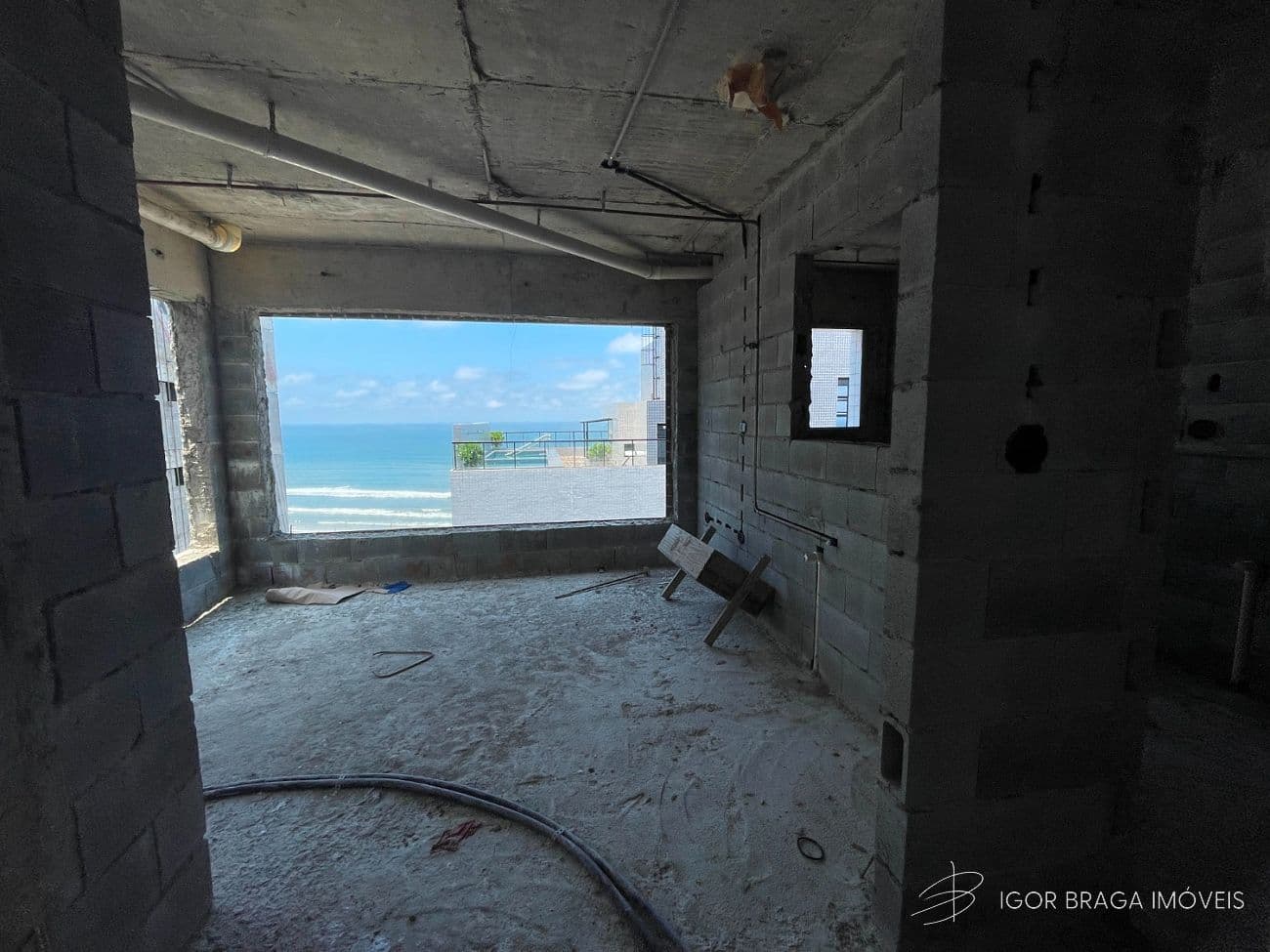 EXCELENTE COBERTURA DUPLEX, À 50m DO MAR E LAZER COMPLETO — foto 1