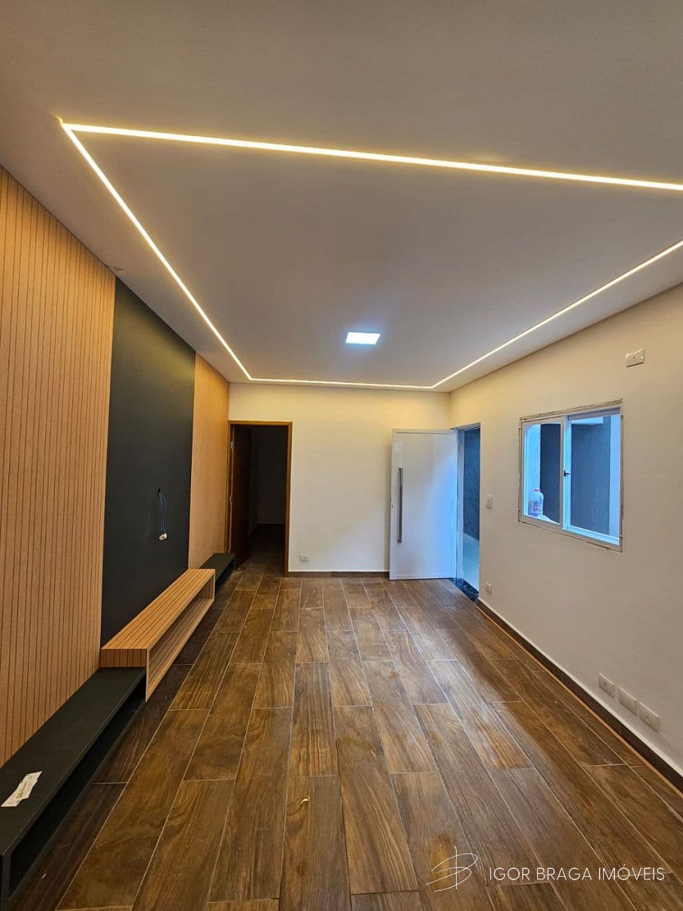 EXCELENTE CASA, FINO ACABAMENTO E À 200M DO MAR — foto 1