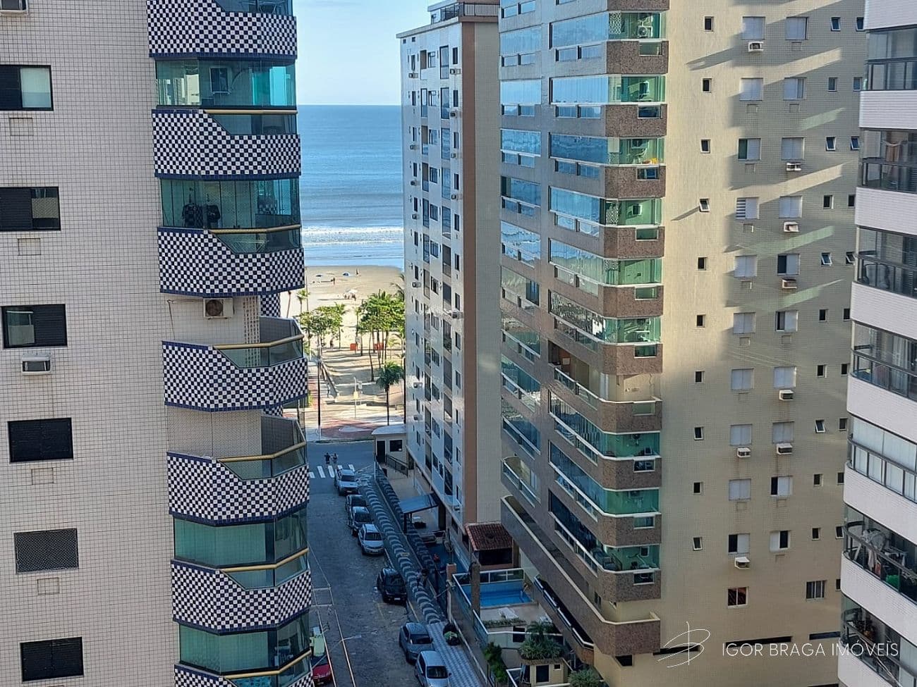 BELÍSSSIMO APARTAMENTO, AMPLO E FINO ABAMENTO — foto 1