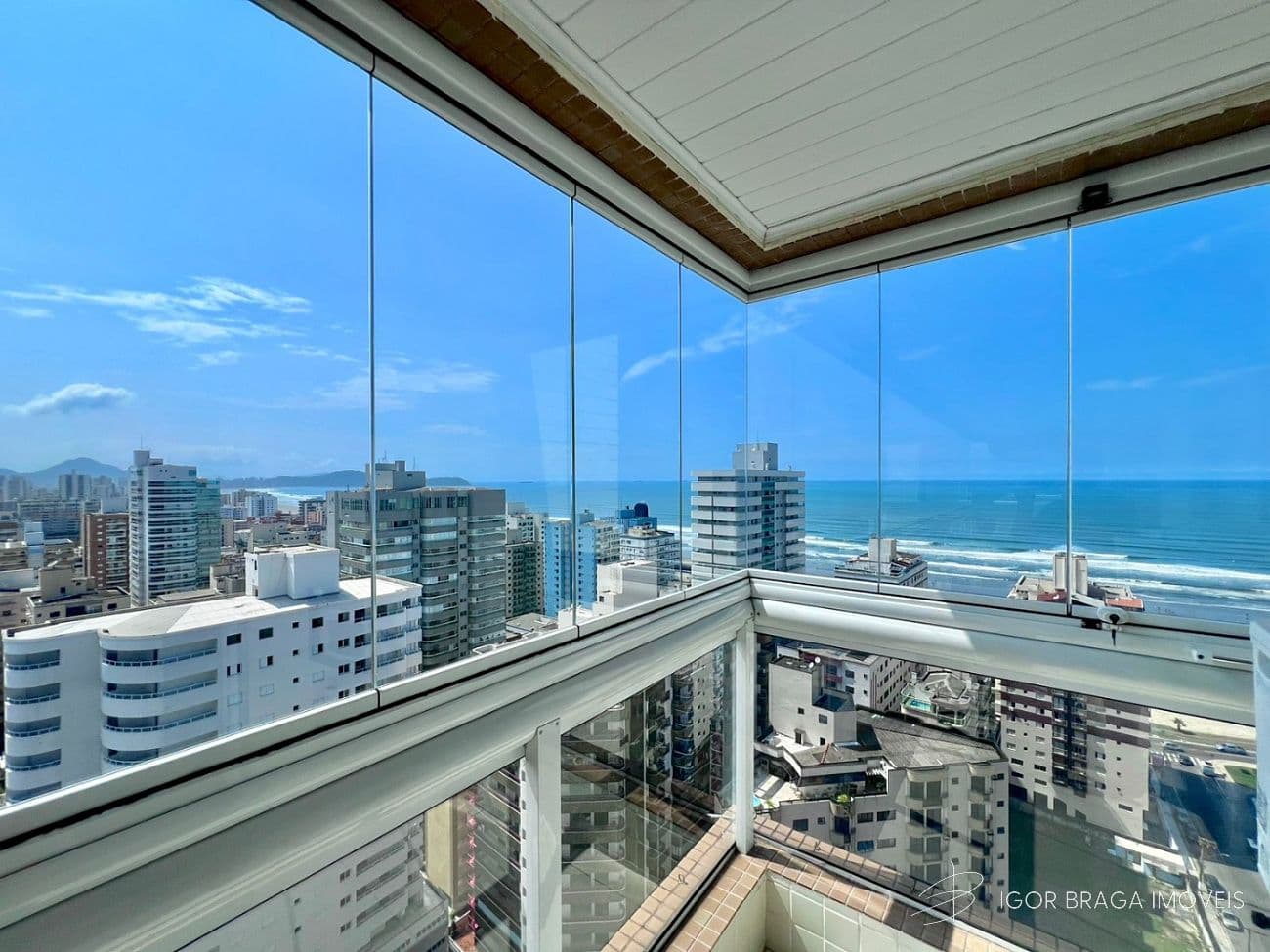 BELÍSSIMO APARTAMENTO AMPLO, FINO ACABAMENTO E LAZER COMPLETO — foto 1