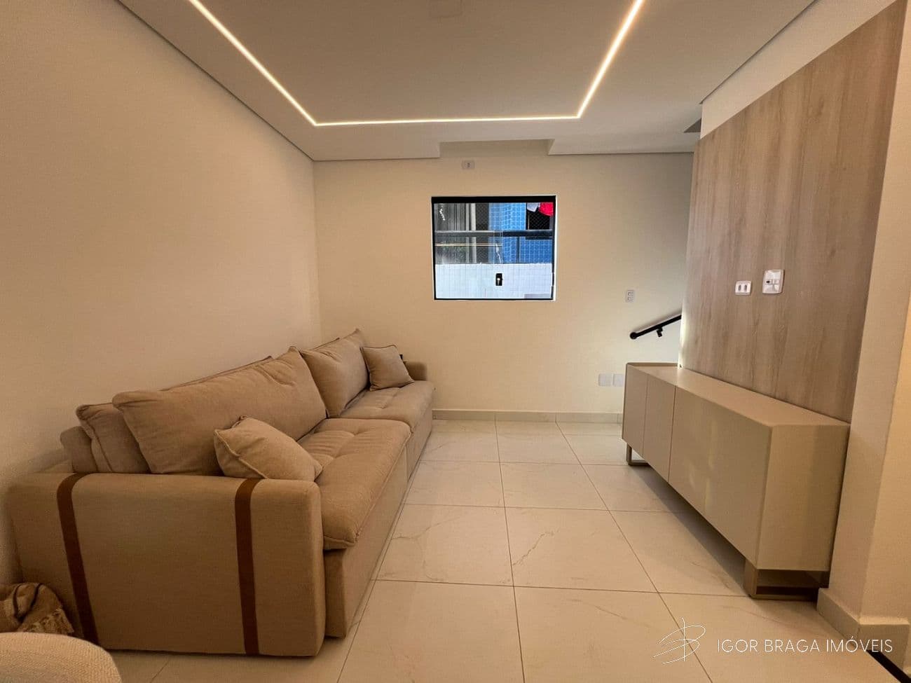 BELÍSSIMA CASA, AMPLA E FINO ACABAMENTO — foto 1