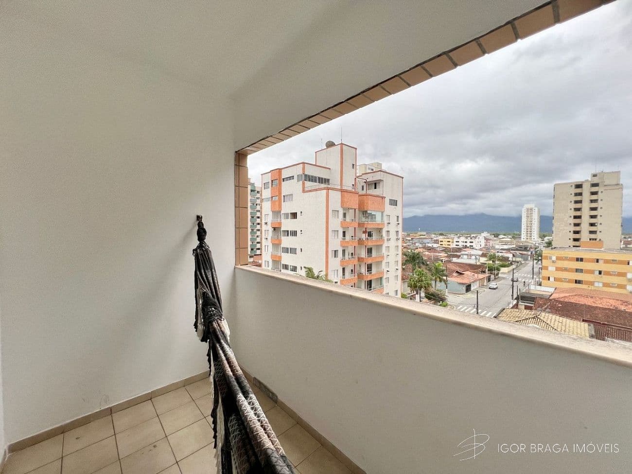 BELÍSSIMO APARTAMENTO, AMPLO E À 350M DO MAR — foto 1