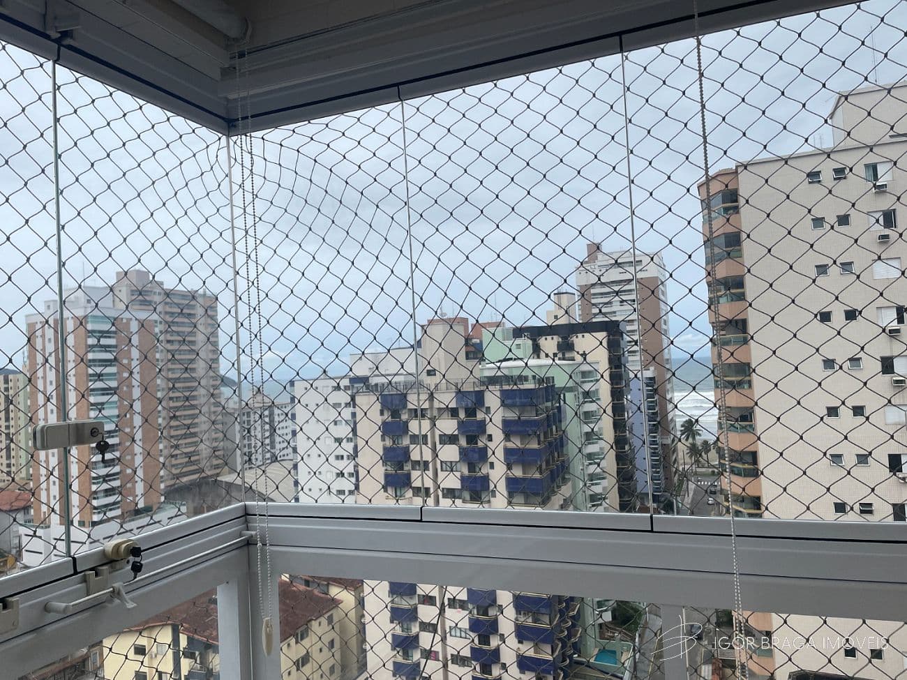 BELÍSSIMO APARTAMENTO, À 150M DO MAR E LAZER COMPLETO — foto 1