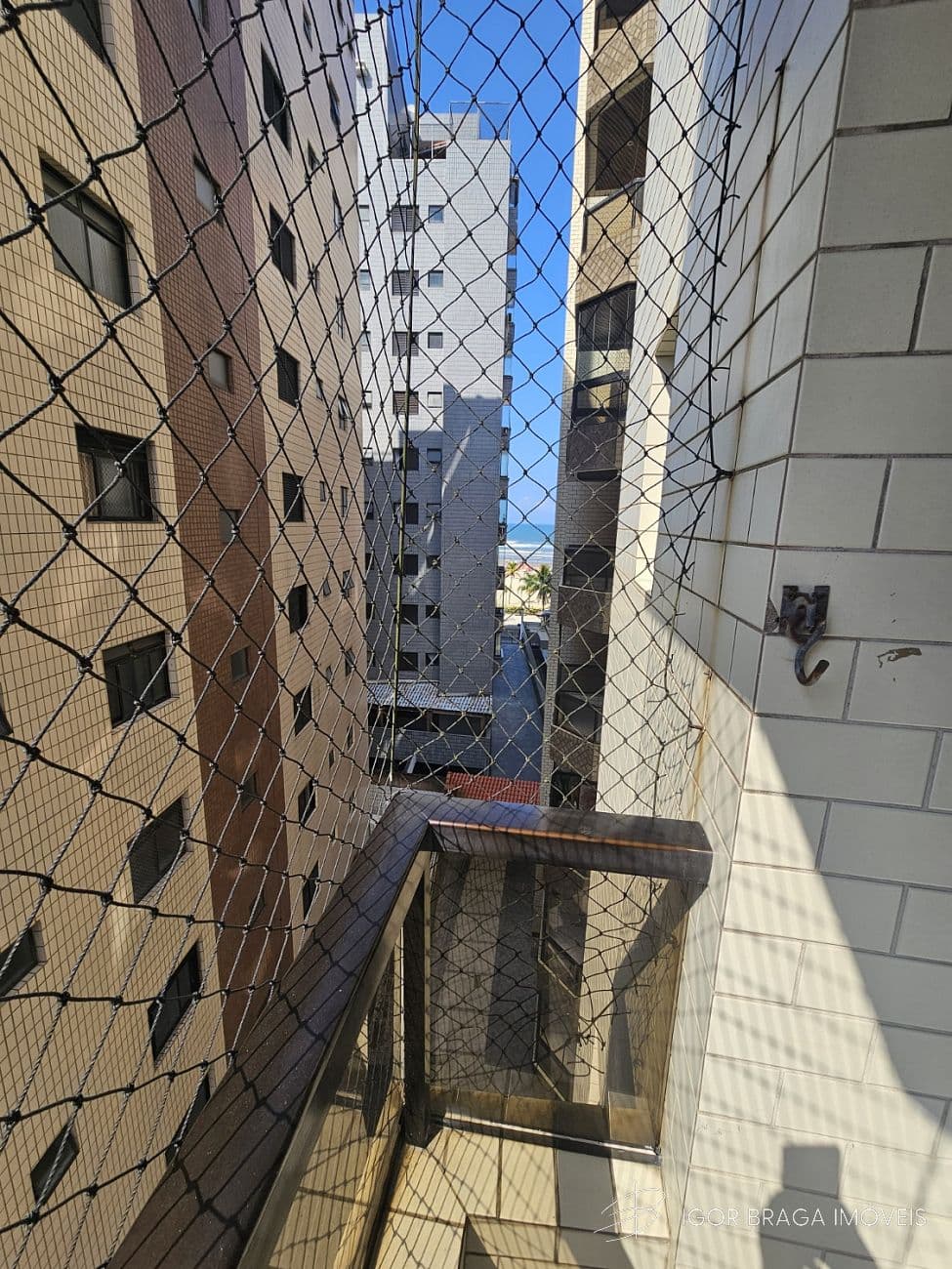 BELÍSSIMO APARTAMENTO, AMPLO E À 150M DO MAR — foto 1