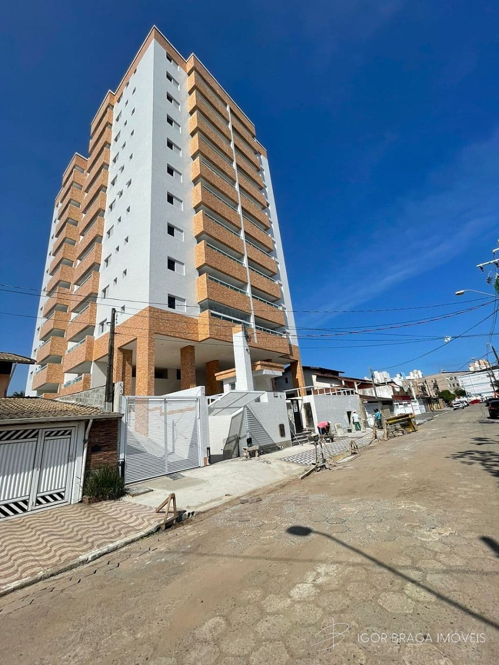 BELÍSSIMO APARTAMENTO, À 750m DO MAR E LAZER — foto 1