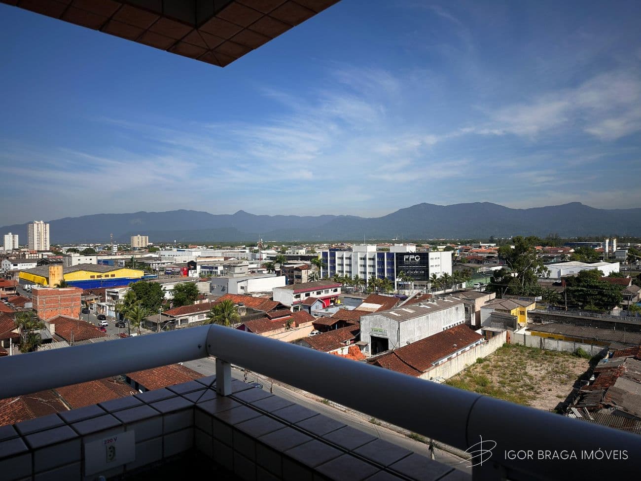 BELÍSSIMO APARTAMENTO, À 550M DO MAR E LAZER COMPLETO — foto 1