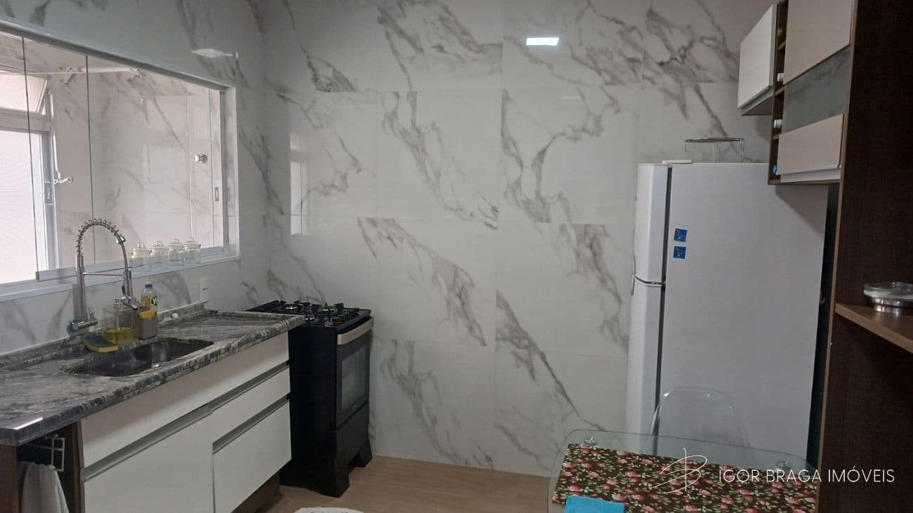 BELÍSSIMO APARTAMENTO, AMPLO E À 250M DO MAR — foto 1