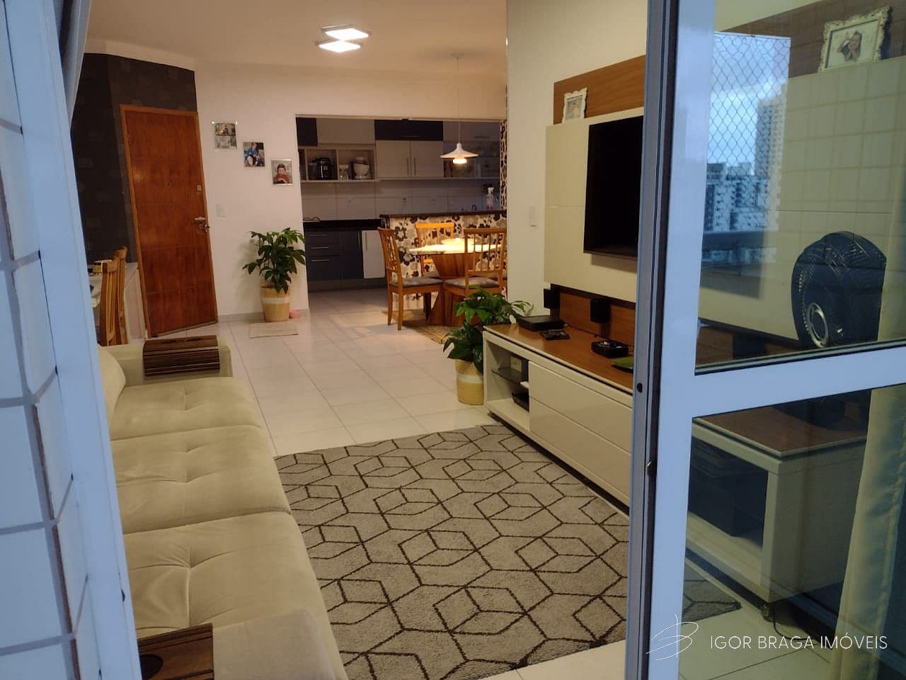 BELISSIMO APARTAMENTO, AMPLO E LAZER COMPLETO — foto 1