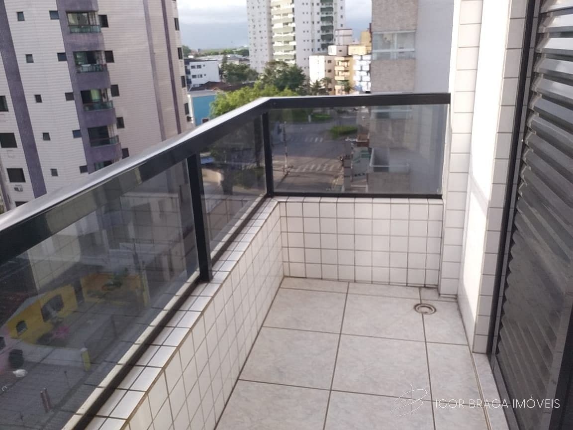 BELÍSSIMO APARTAMENTO, 300 METROS DA PRAIA LAZER COMPLETO — foto 1
