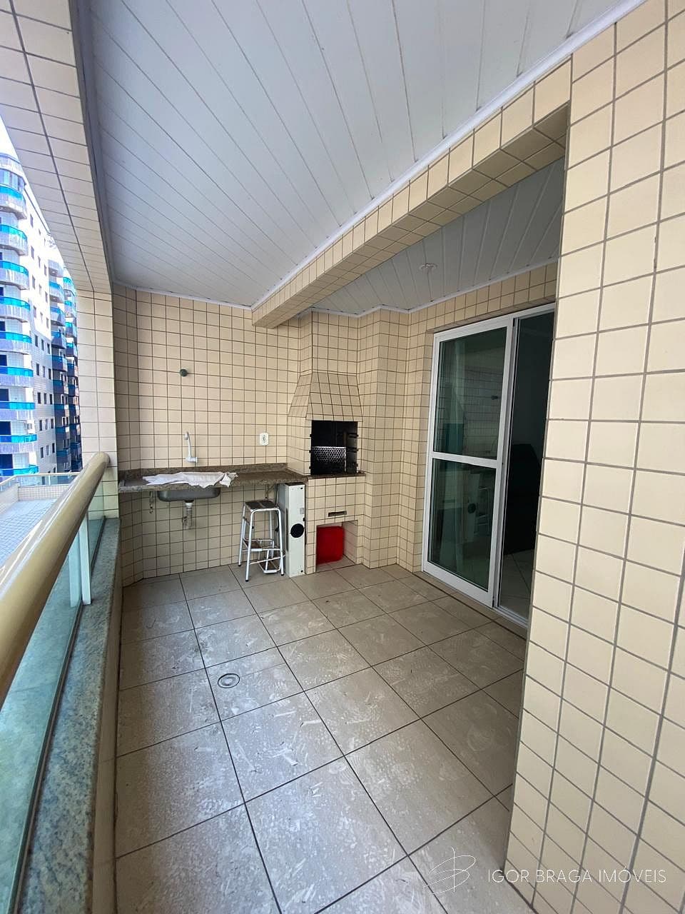 BELÍSSIMO APARTAMENTO, À 190M DO MAR E LAZER COMPLETO — foto 1