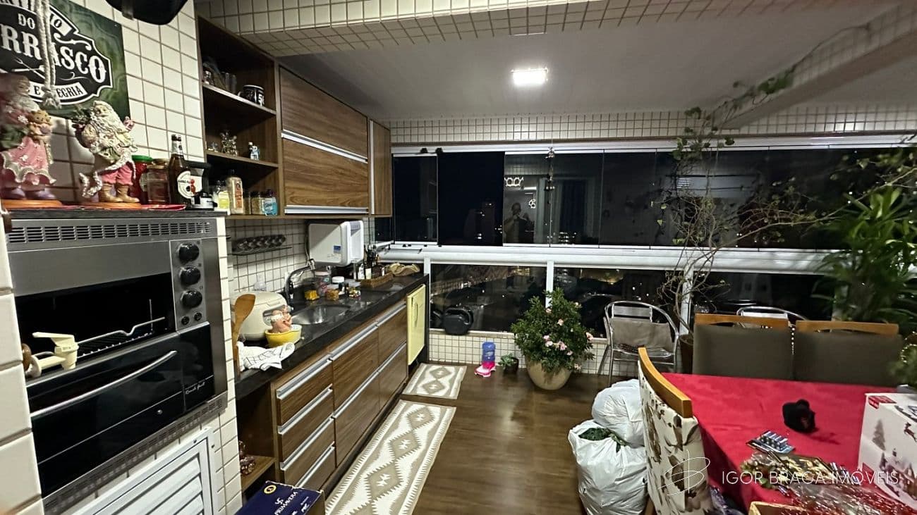 BELÍSSIMO APARTAMENTO, À 300M DO MAR E LAZER COMPLETO — foto 1