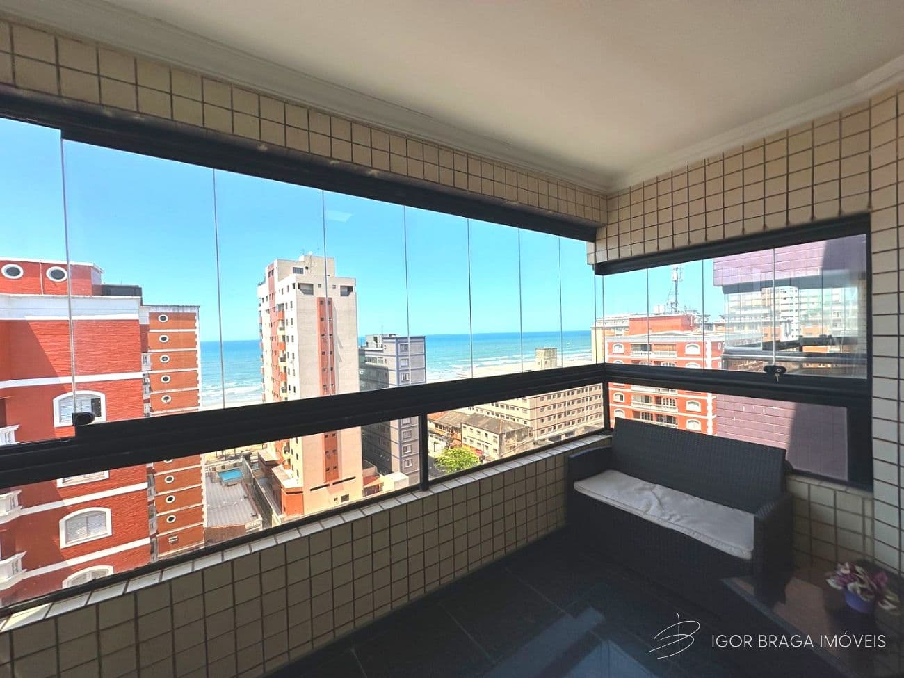 COBERTURA DE ALTO PADRÃO A 50M DO MAR E COM AREA GOURMET — foto 1