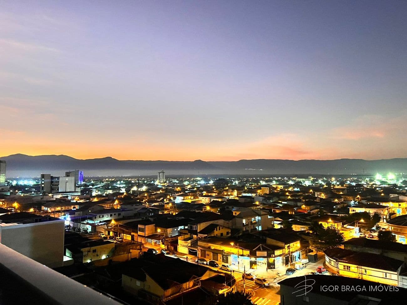 EXCELENTE SALA COMERCIAL COM VISTA E ÓTIMA LOCALIZAÇÃO — foto 1