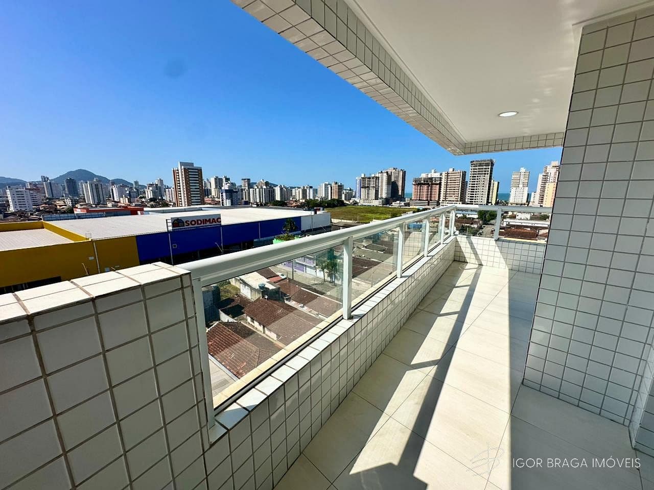 BELÍSSIMO APARTAMENTO A 450M DO MAR E COM AREA DE LAZER COMPLETO — foto 1