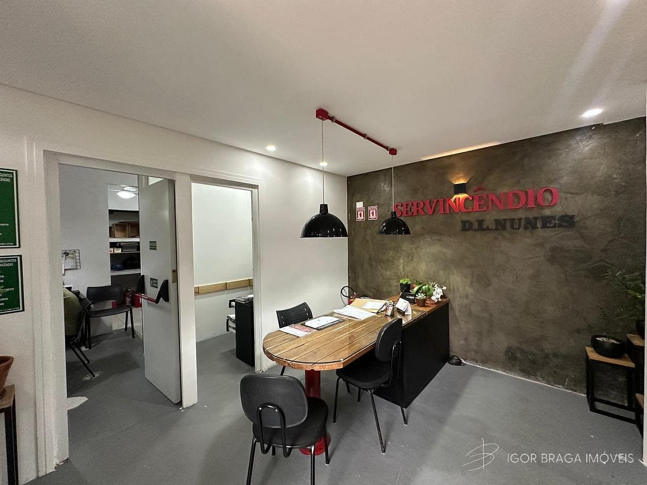 EXCELENTE SALA COMERCIAL A 100M DO MAR E BEM LOCALIZADA — foto 1