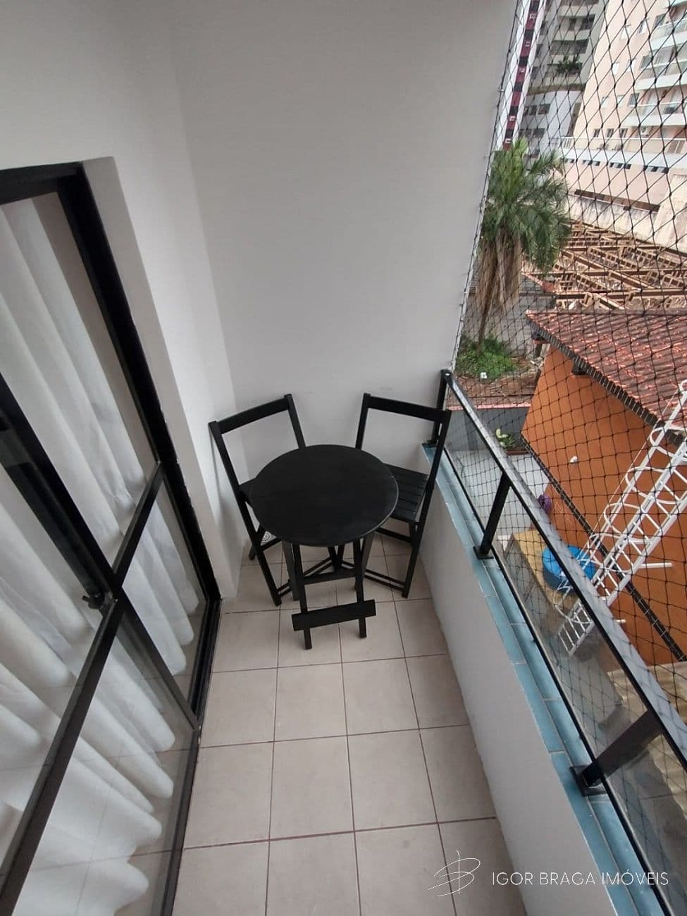 EXCELENTE APARTAMENTO A 300M DO MAR E COM AREA DE LAZER COMPLETA — foto 1