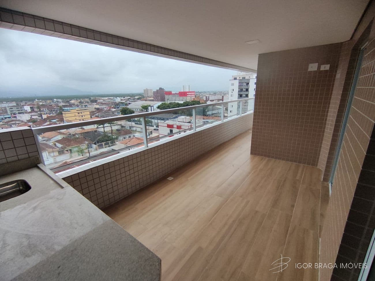 BELÍSSIMO APARTAMENTO, À 400m DO MAR E LAZER COMPLETO — foto 1