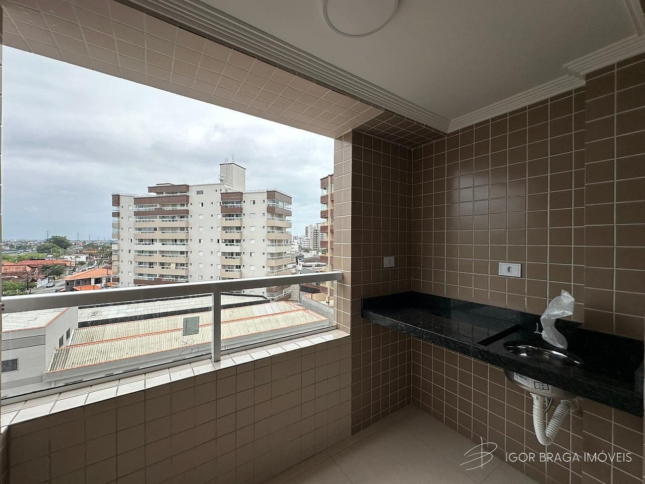 BELÍSSIMO APARTAMENTO, À 900M DO MAR E LAZER COMPLETO — foto 1