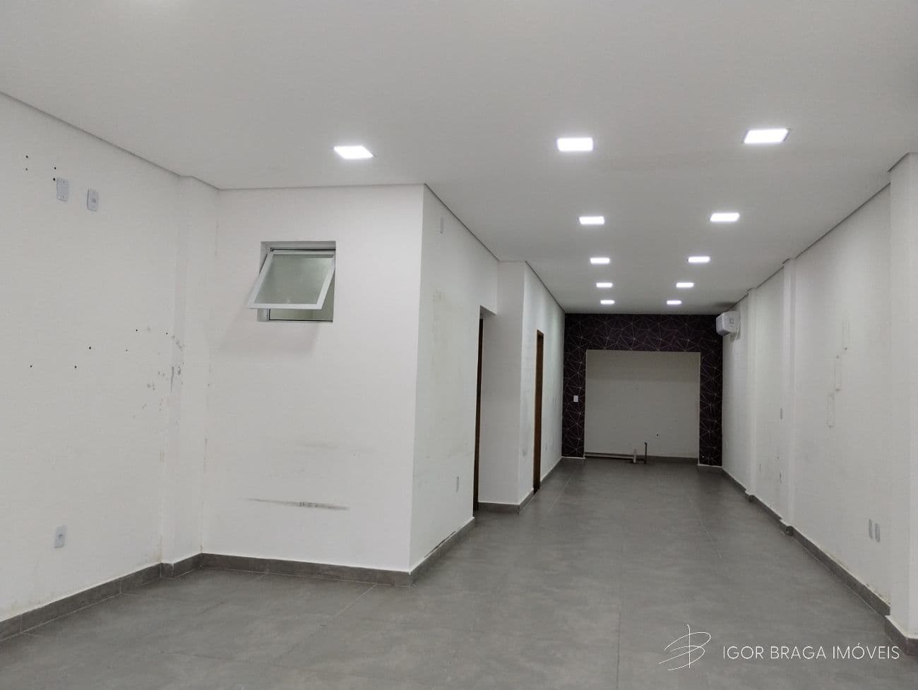 EXCELENTE PONTO COMERCIAL, À 400M DO MAR — foto 1