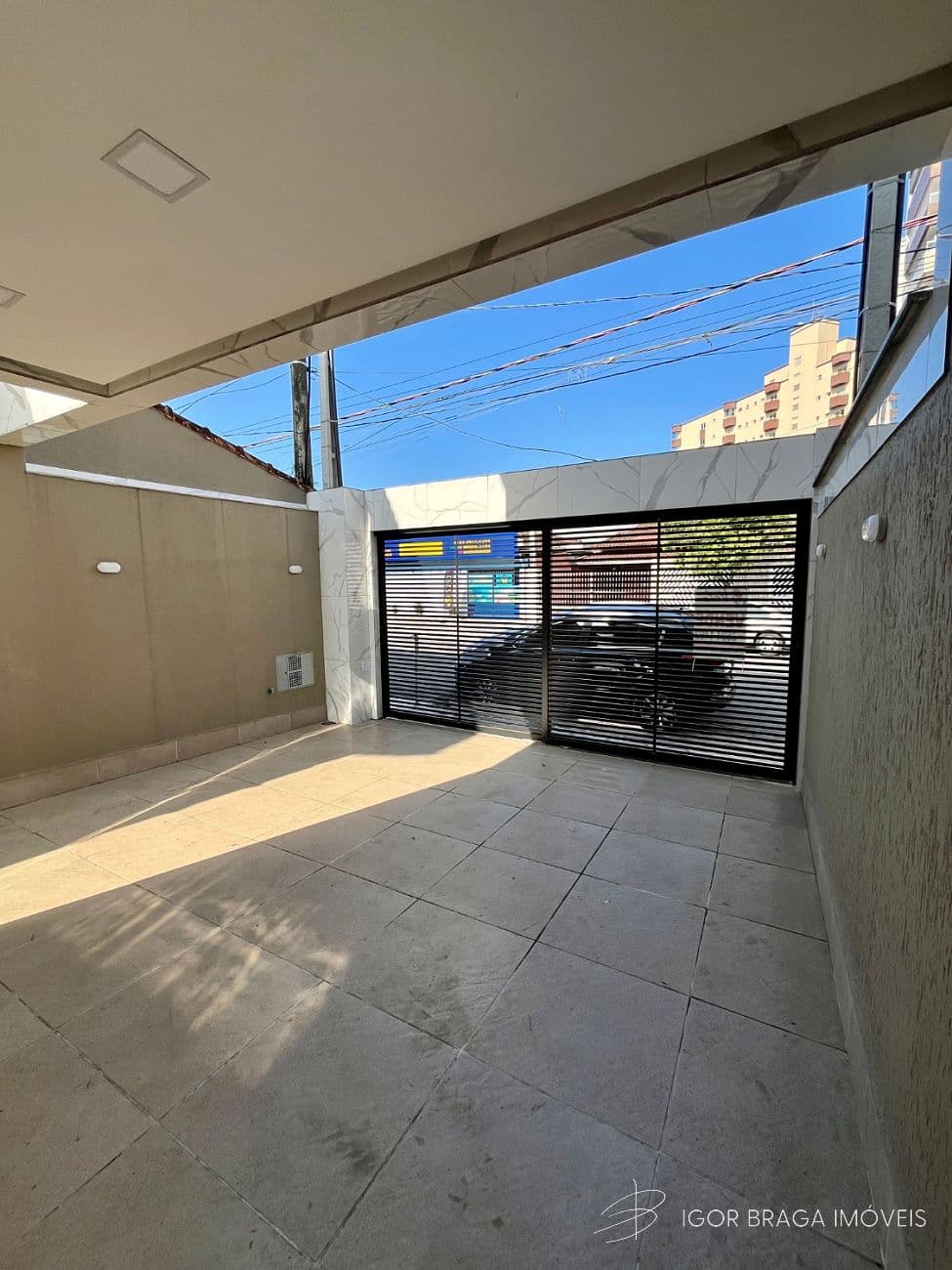 BELÍSSIMA CASA EM CONDOMÍNIO, FINO ACABAMENTO E ÓTIMA LOCALIZAÇÃO — foto 1