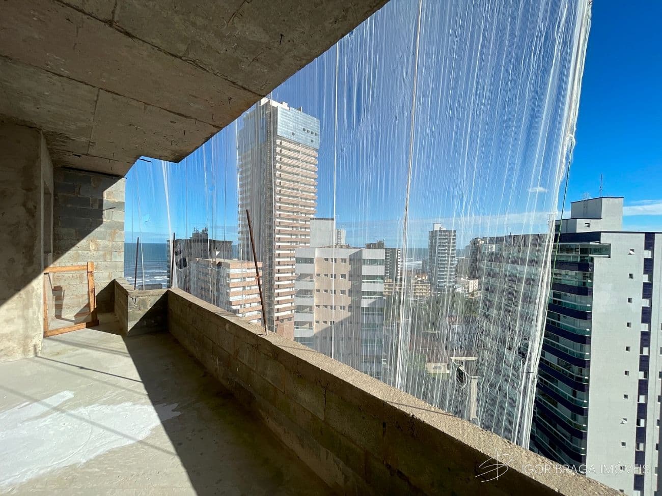 EXCELENTE APARTAMENTO EM CONSTRUÇÃO, À 200M DO MAR E LAZER COMPLETO — foto 1