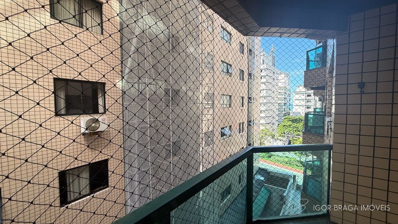 BELÍSSIMO APARTAMENTO, AMPLO E À 200M DO MAR — foto 1