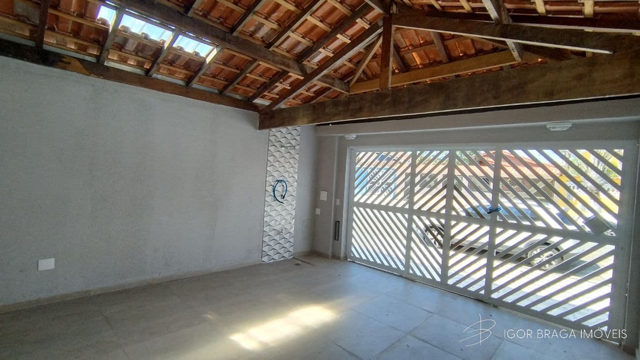 BELÍSSIMA CASA, ÁREA GOURMET E À 450 METROS DO MAR — foto 1