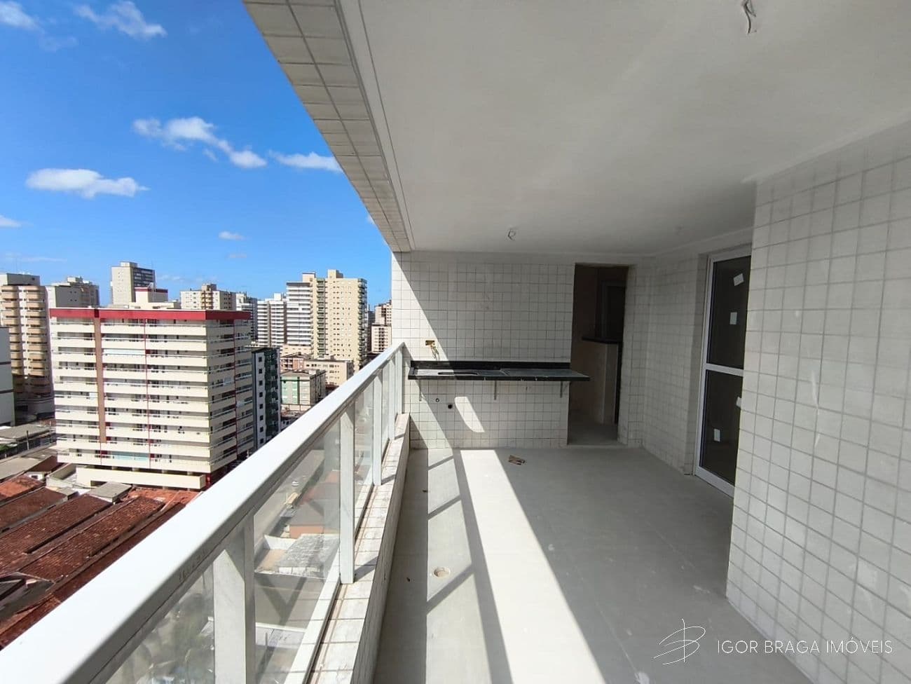 BELÍSSIMO APARTAMENTO, À 450M DO MAR E LAZER COMPLETO — foto 1