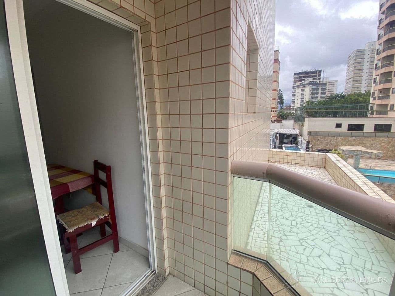 INCRÍVEL APARTAMENTO Á 100M DO MAR COM LAZER COMPLETO — foto 1