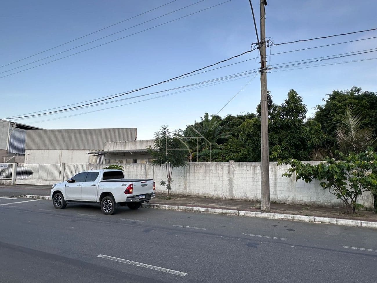 GALPÃO CIVIT2, 1050 METROS TERRENO, 400 AREA CONSTRUIDA — foto 1