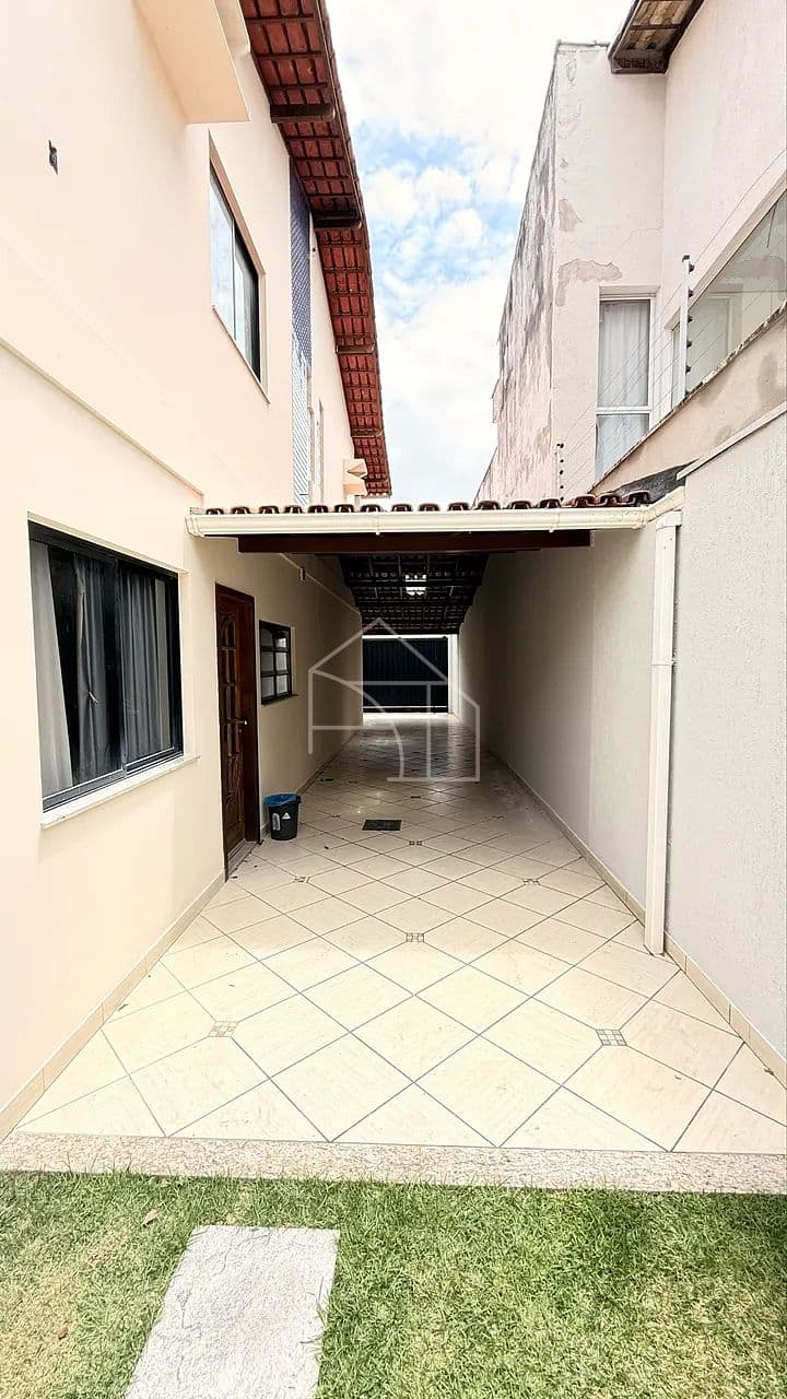 CASA À VENDA – 5 QUARTOS EM BAIRRO DE FATIMA, PROXIMO A JARDIM CAMBURI. — foto 1