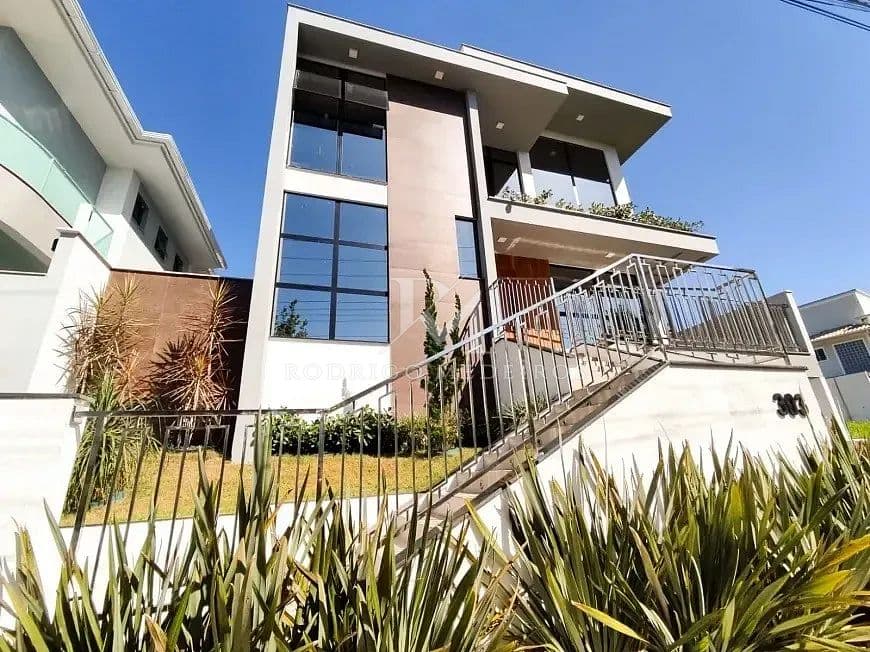 Casa 4 Dormitórios (3 Suítes) - Pedra Branca, Palhoça-SC — foto 1