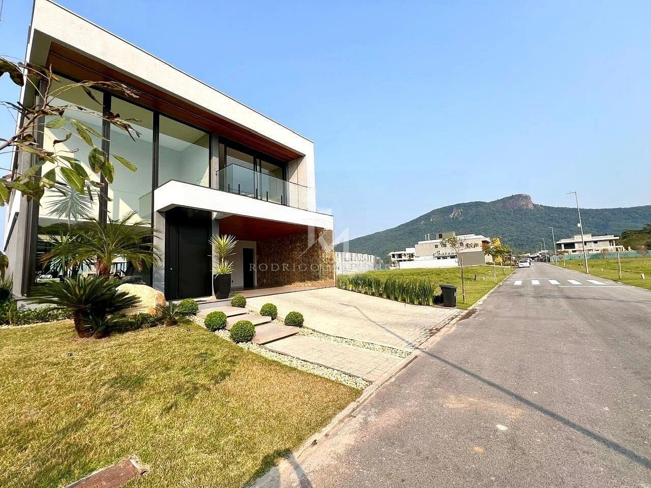 Casa em Condomínio com 4 Suites - Pedra Branca, Palhoça - SC — foto 1