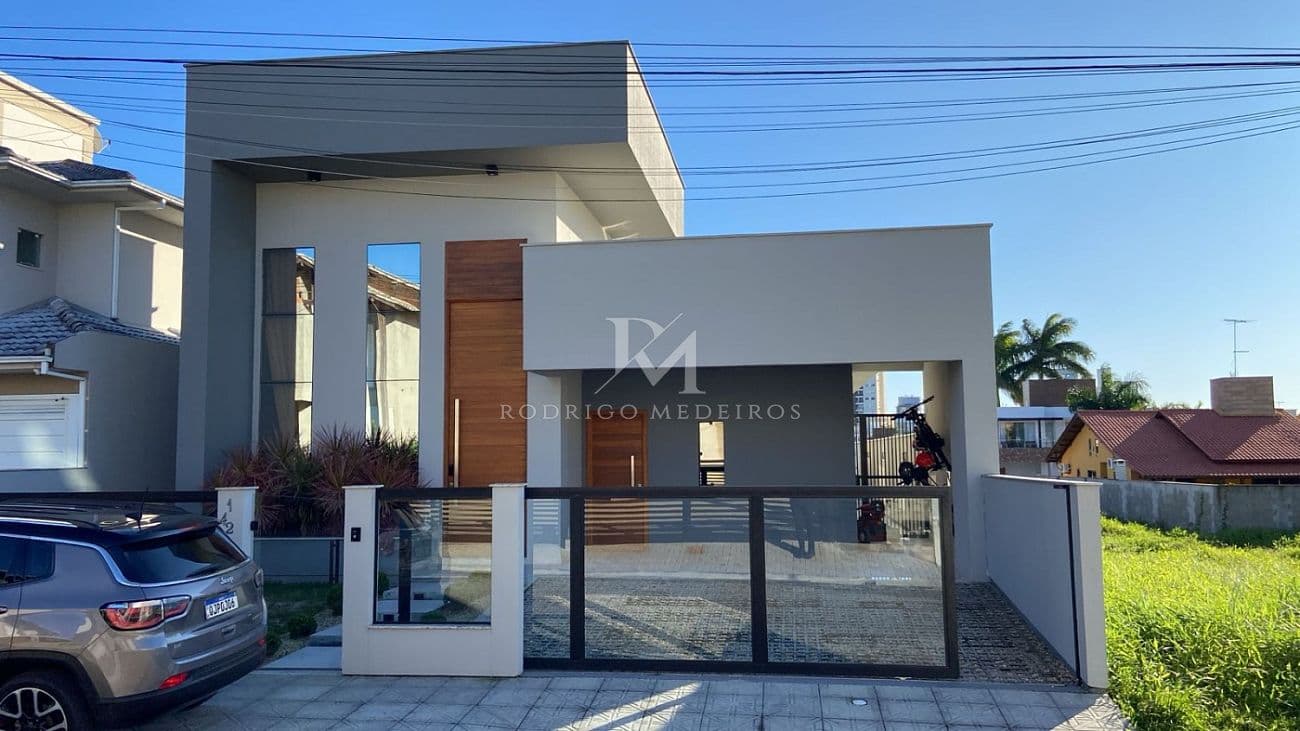 Casa 3 Dormitórios (2 Suítes) - Pedra Branca, Palhoça-SC — foto 1