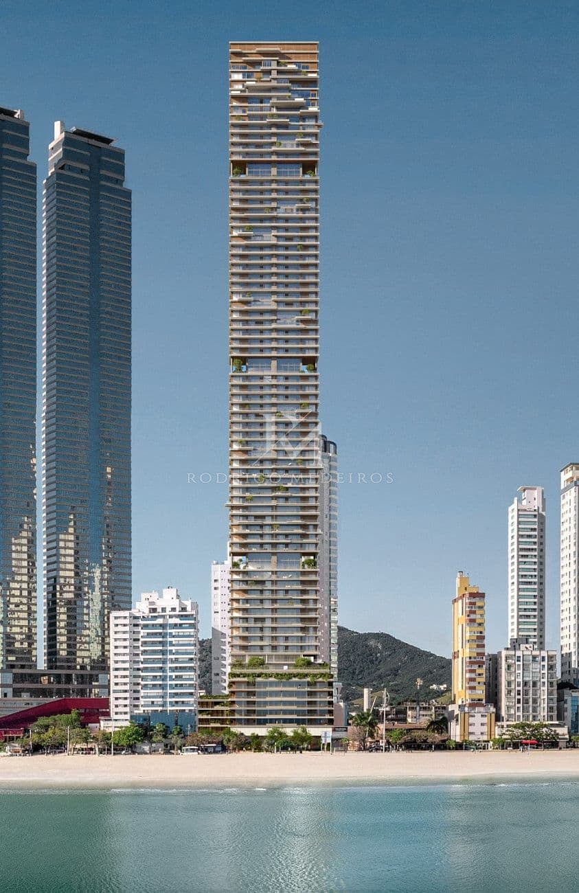 Apartamentos à beira-mar na Barra Sul, Balneário Camboriú — foto 1