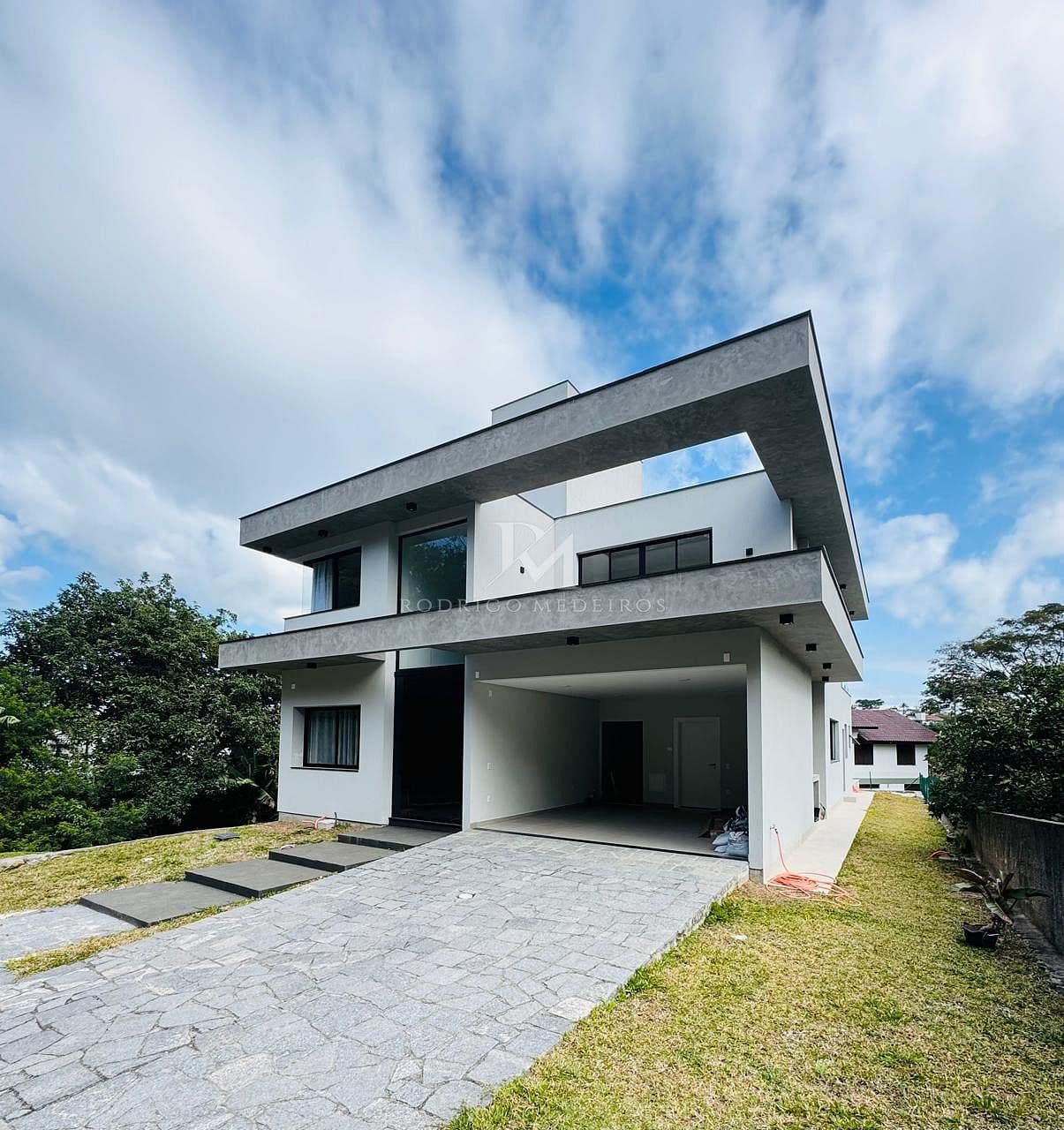 Casa à venda no Cacupé, Florianópolis/SC, com 4 quartos e piscina — foto 1