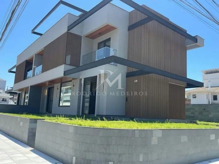 Casa à venda em Jurerê, Florianópolis-SC – 3 suítes e 263m² privativos — foto 1