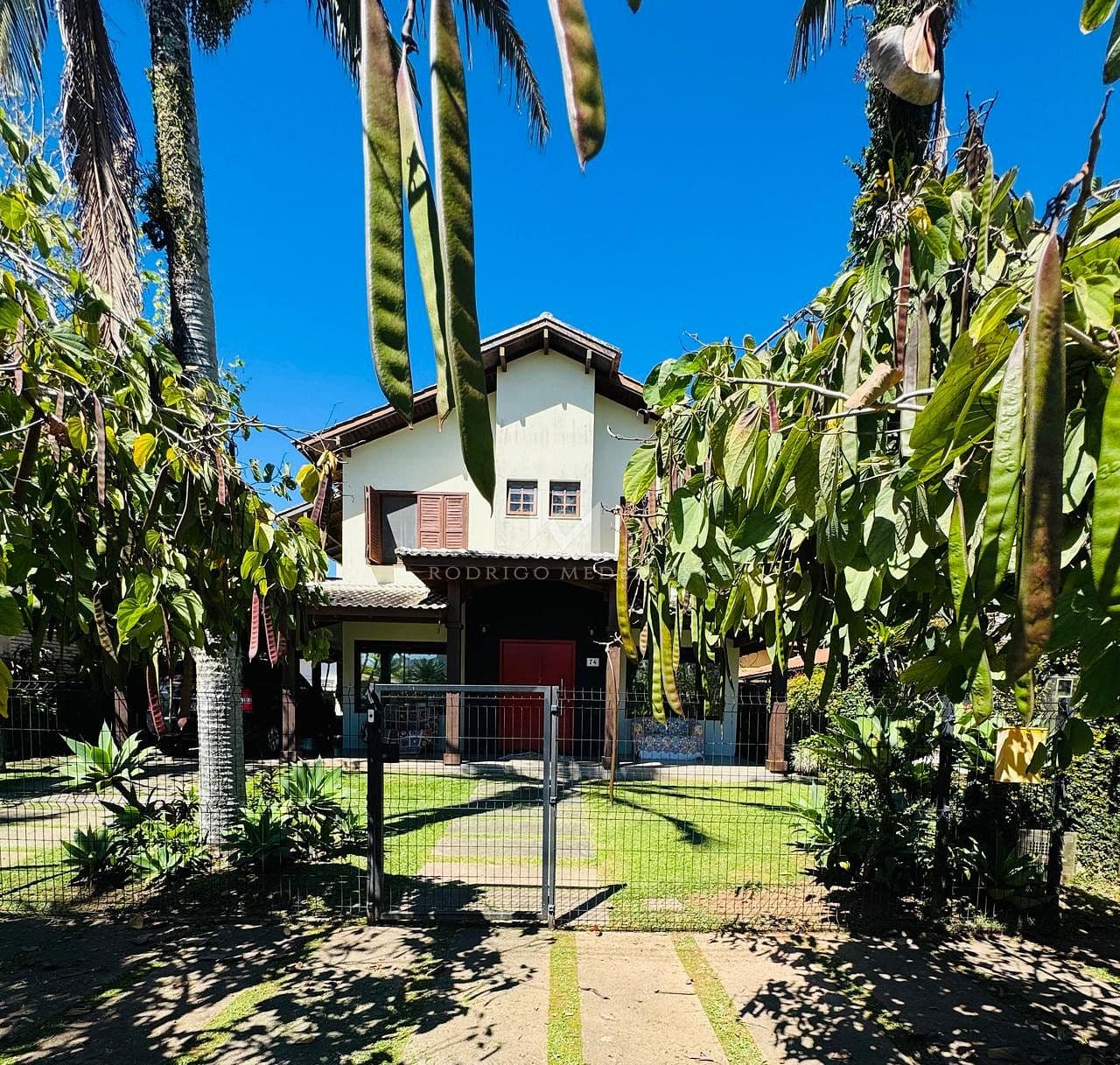Casa mobiliada com 5 quartos em Jurerê Internacional, Florianópolis-SC — foto 1