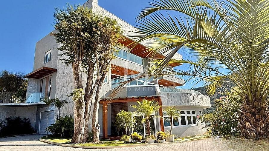 Casa nova com 6 suítes e vista para o mar no Iate Club Plaza, Itapema-SC — foto 1