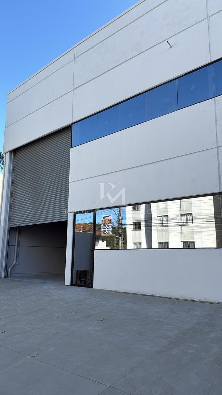 Galpão à venda em Barreiros, São José – estrutura moderna — foto 1