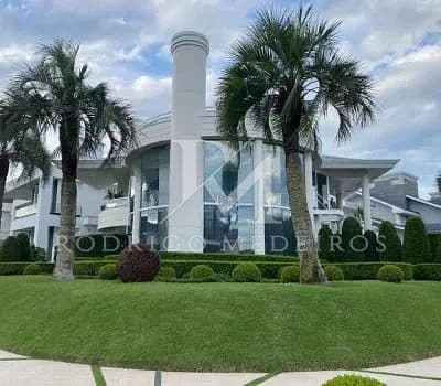 Casa com 5 suítes e piscina em Jurerê Internacional, Florianópolis/SC — foto 1