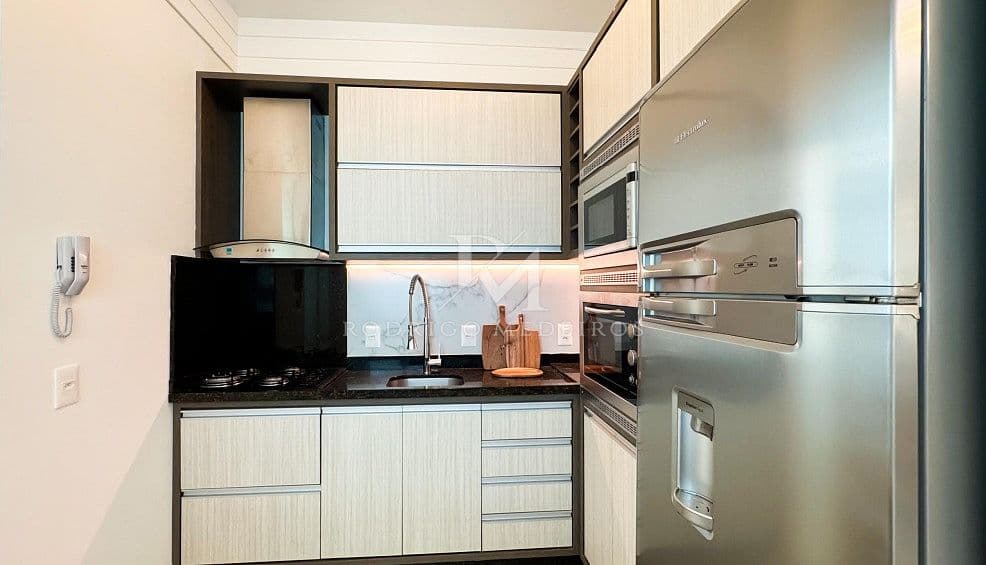 Apartamento de 3 suítes à venda na Meia Praia, Itapema — foto 1