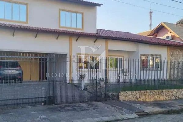 Casa com 4 quartos à venda no bairro Santa Mônica, Florianópolis — foto 1