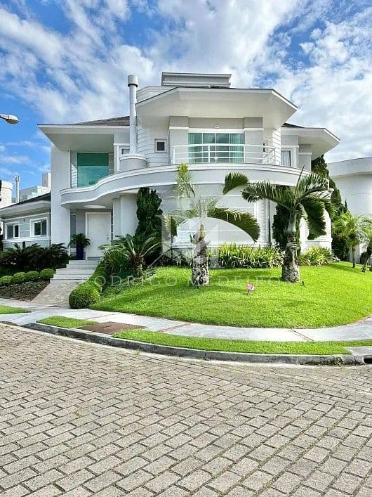 Casa com 4 suítes à venda Jurerê Internacional em Florianópolis-SC — foto 1