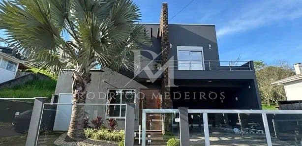 Casa com 3 dormitórios e piscina na Pedra Branca, Palhoça-SC — foto 1