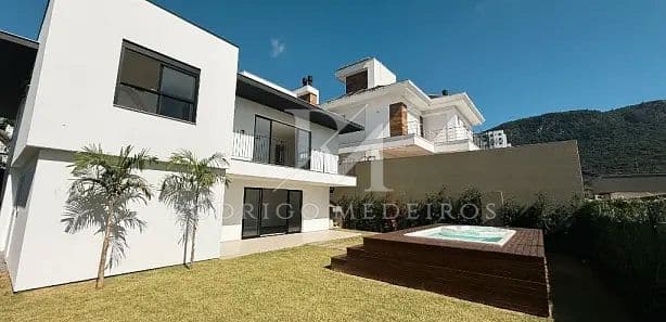 Casa nova com 3 quartos e 205 m² na Pedra Branca, Palhoça — foto 1