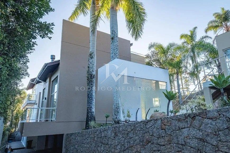 Casa de alto padrão com 7 suítes e vista mar no Cacupé/SC — foto 1